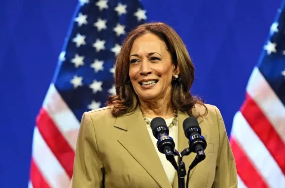 Kamala Harris nổi lên như một ứng cử viên nặng ký cho đề cử của đảng Dân chủ
